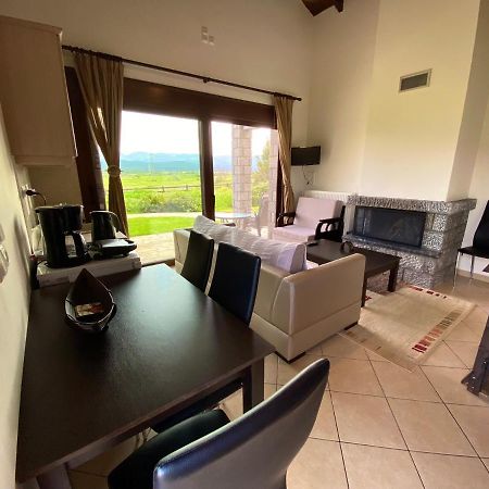 Lithos Villas Amfikleia Dış mekan fotoğraf